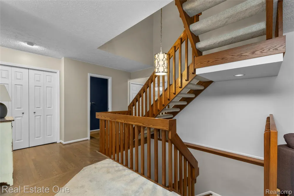 6626 Ridgeview Drive #31 Independence Charter Township, MI 48346