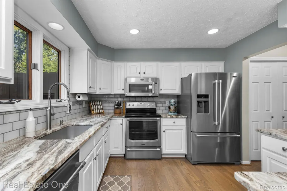 6626 Ridgeview Drive #31 Independence Charter Township, MI 48346