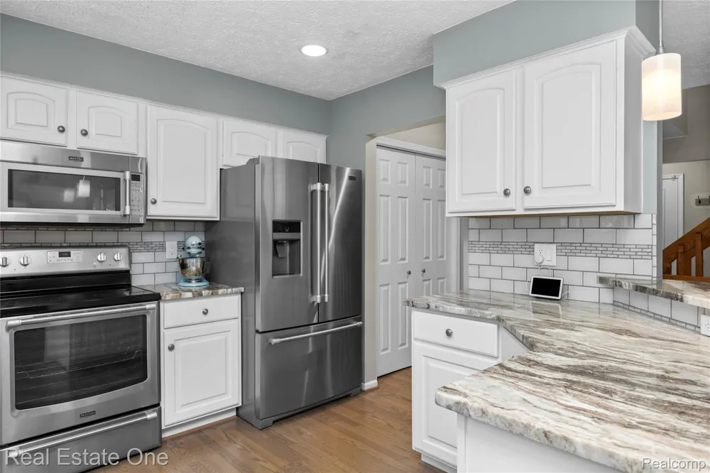 6626 Ridgeview Drive #31 Independence Charter Township, MI 48346