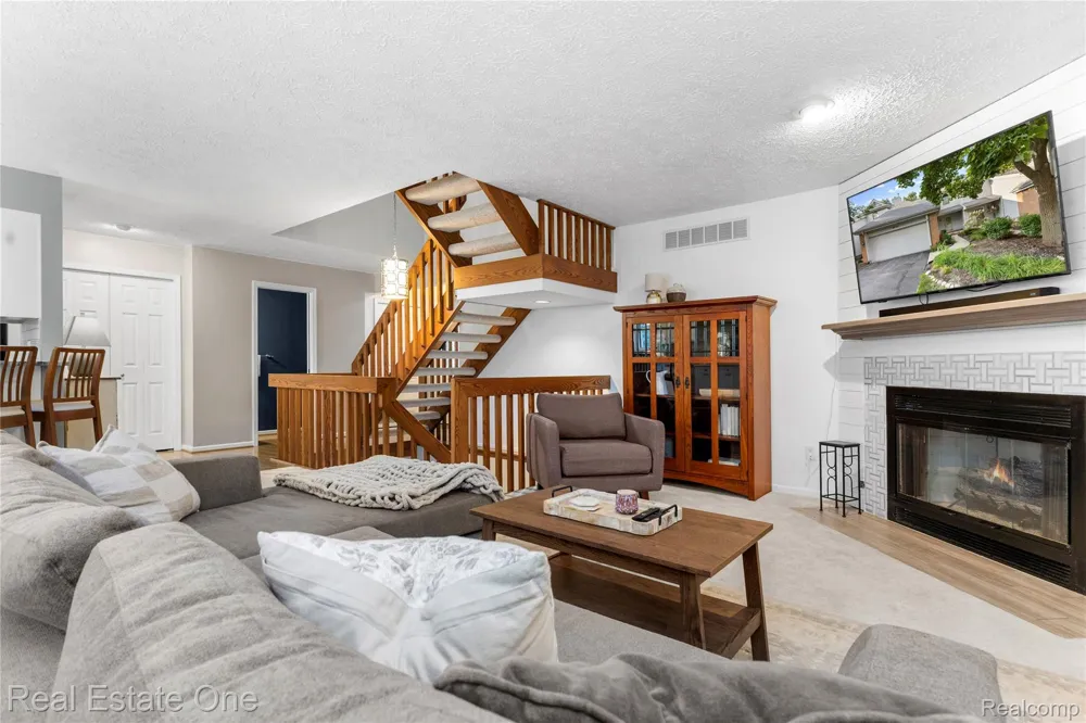 6626 Ridgeview Drive #31 Independence Charter Township, MI 48346