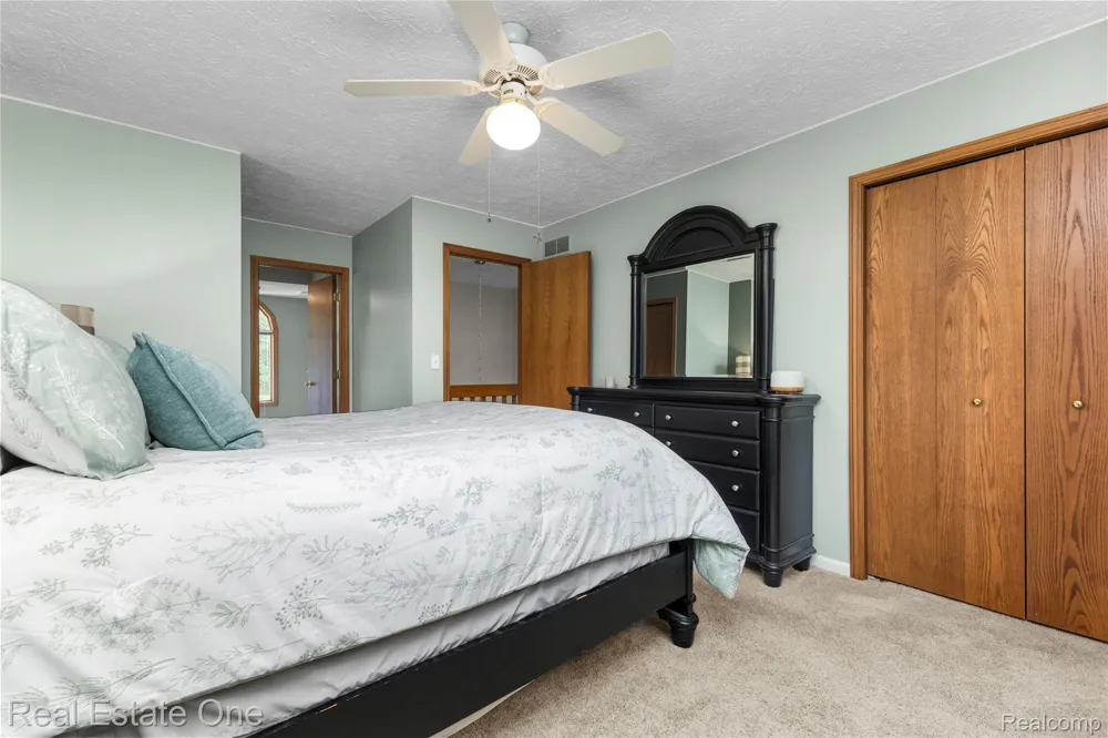 6626 Ridgeview Drive #31 Independence Charter Township, MI 48346