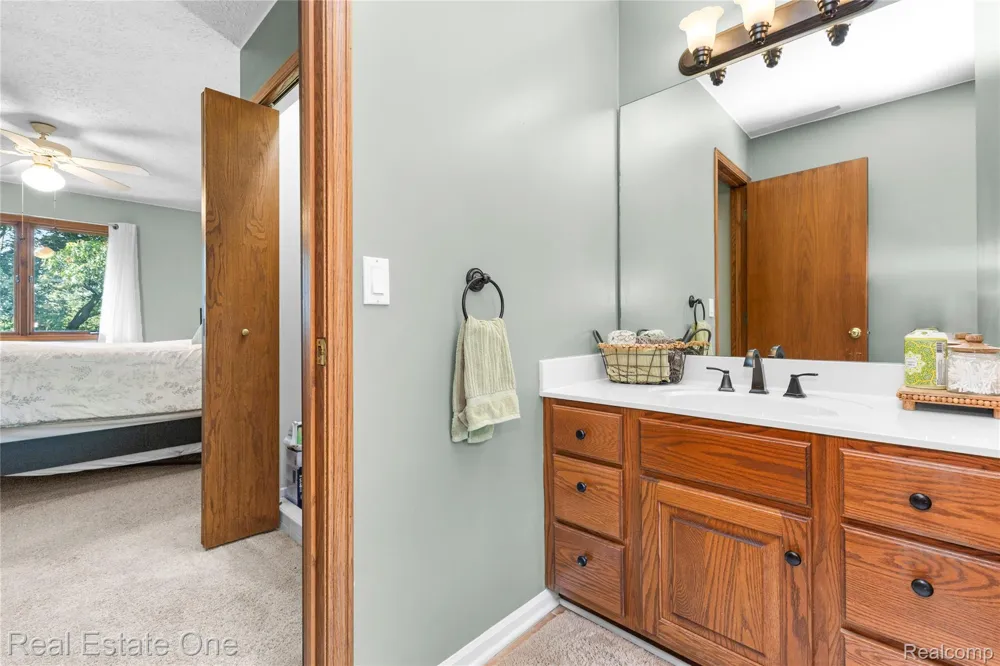 6626 Ridgeview Drive #31 Independence Charter Township, MI 48346
