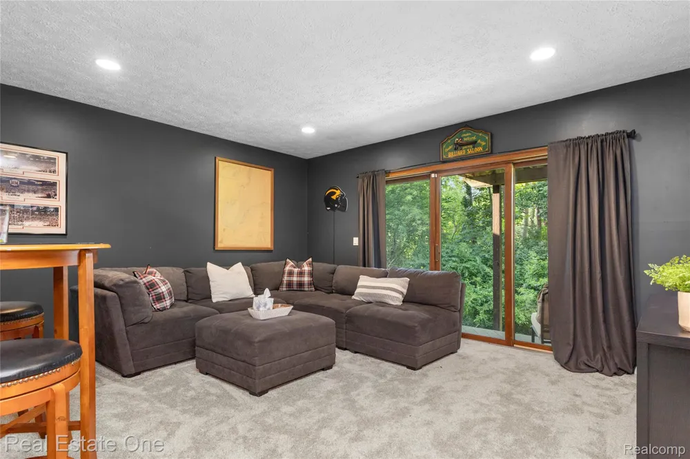 6626 Ridgeview Drive #31 Independence Charter Township, MI 48346