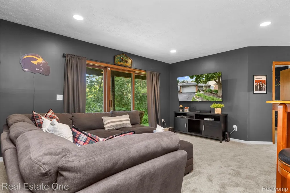6626 Ridgeview Drive #31 Independence Charter Township, MI 48346