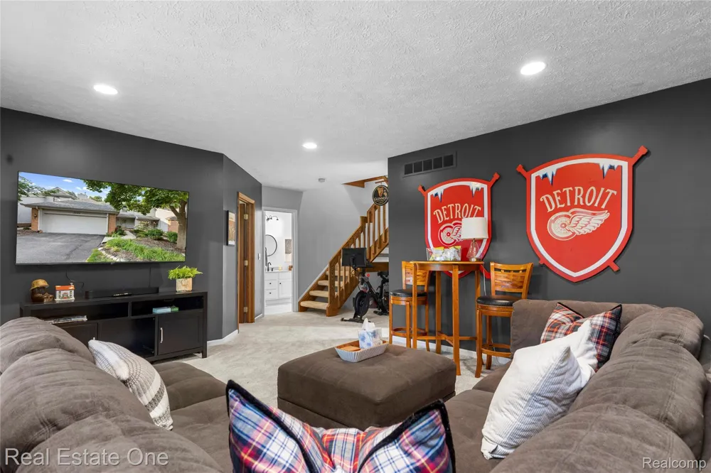 6626 Ridgeview Drive #31 Independence Charter Township, MI 48346