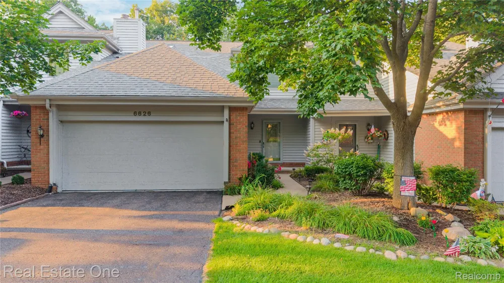 6626 Ridgeview Drive #31 Independence Charter Township, MI 48346