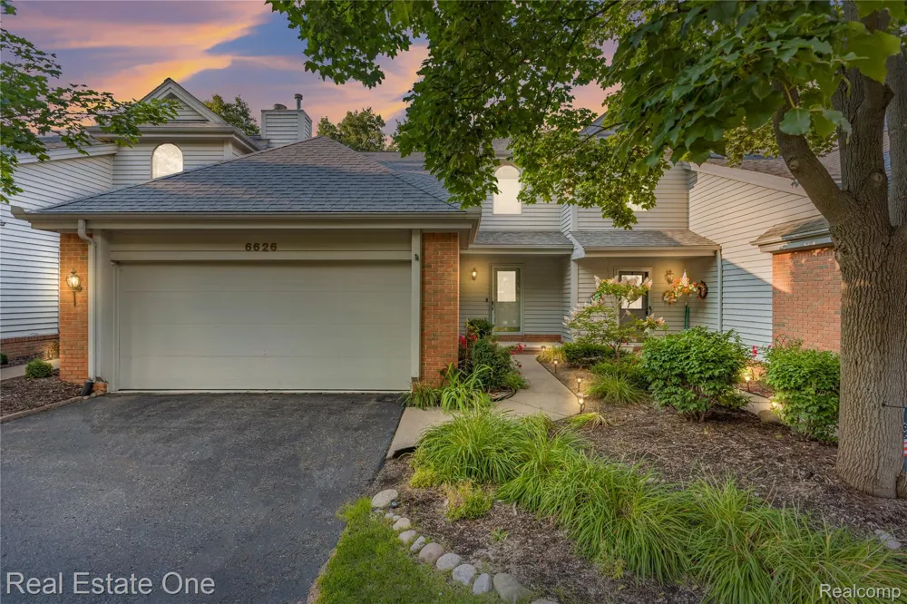 6626 Ridgeview Drive #31 Independence Charter Township, MI 48346