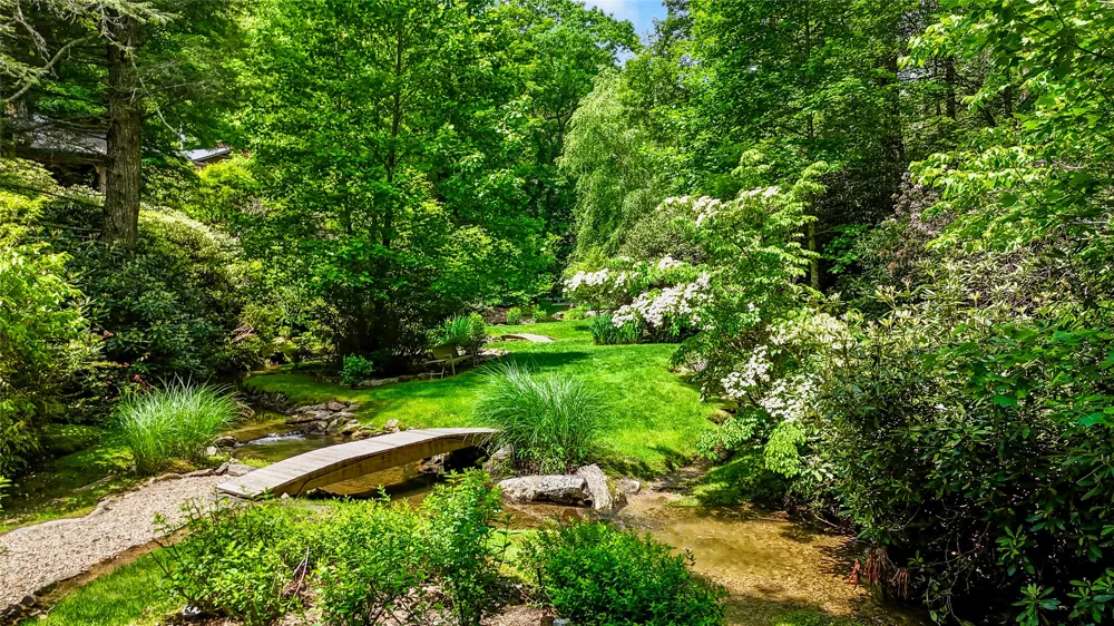 72 Moonlight Lane Highlands, NC 28741