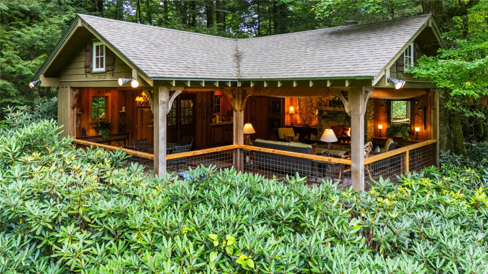 72 Moonlight Lane Highlands, NC 28741