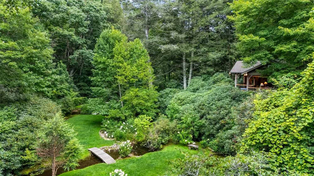 72 Moonlight Lane Highlands, NC 28741