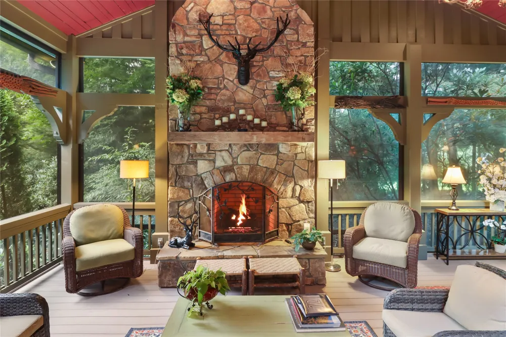 72 Moonlight Lane Highlands, NC 28741