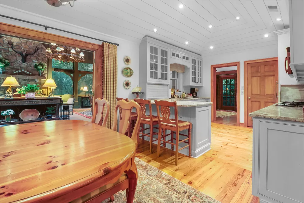 72 Moonlight Lane Highlands, NC 28741