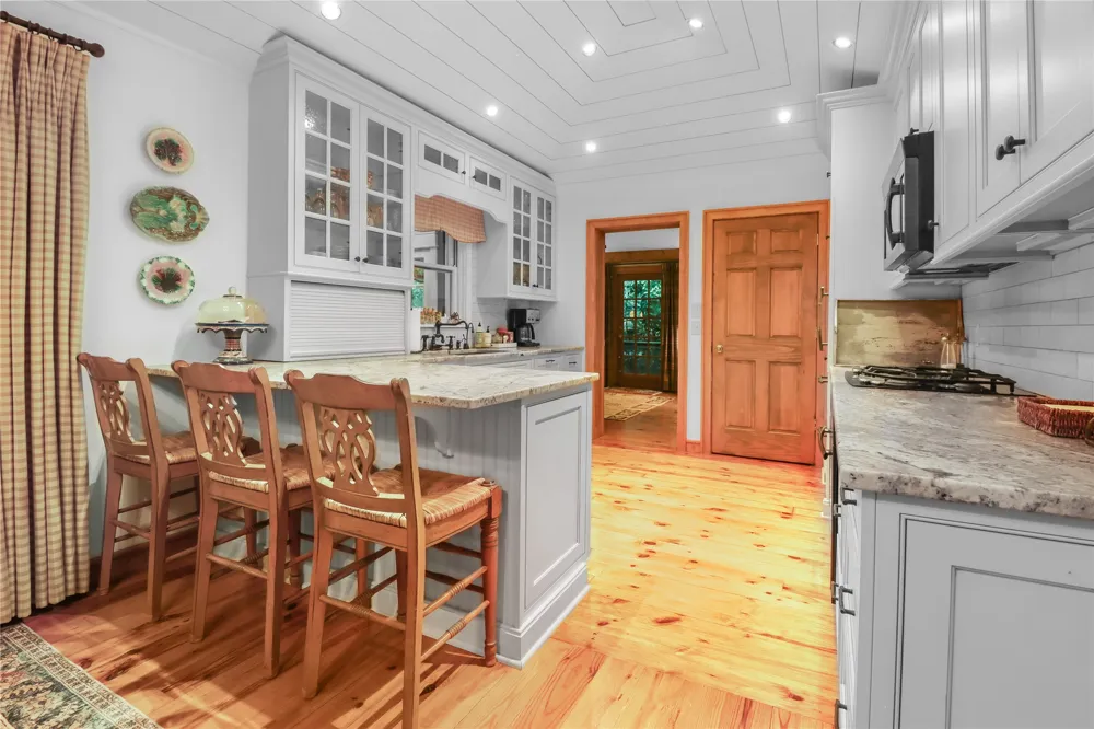 72 Moonlight Lane Highlands, NC 28741