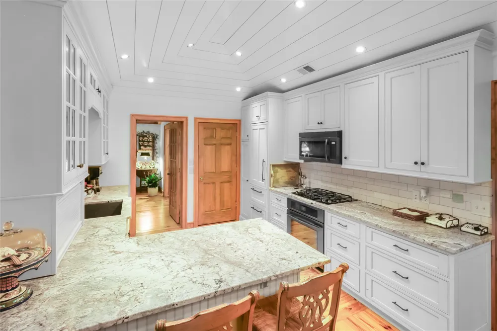 72 Moonlight Lane Highlands, NC 28741