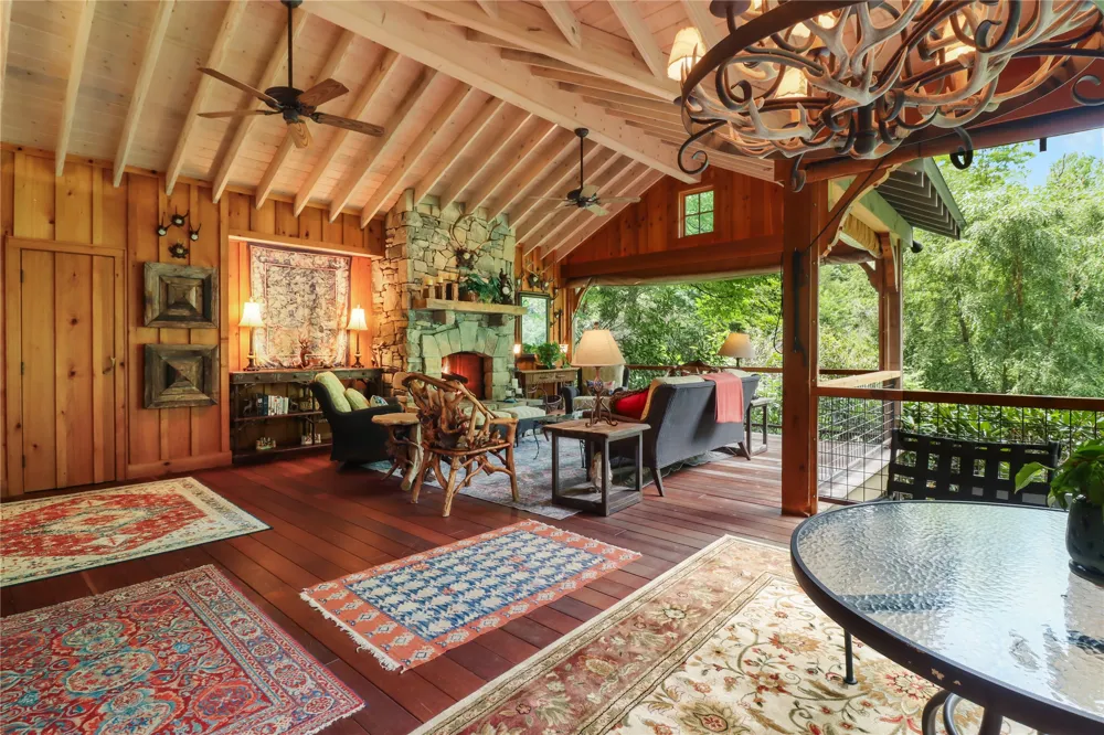 72 Moonlight Lane Highlands, NC 28741