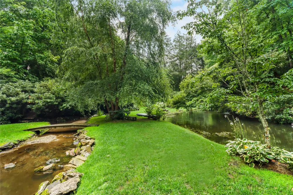 72 Moonlight Lane Highlands, NC 28741