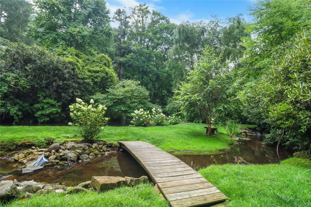 72 Moonlight Lane Highlands, NC 28741