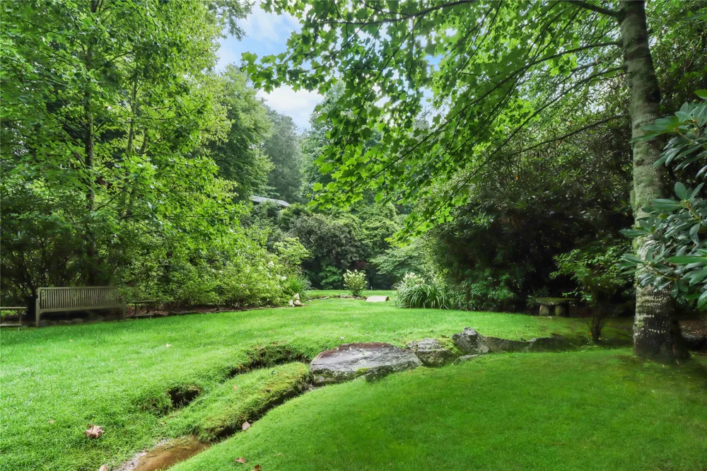 72 Moonlight Lane Highlands, NC 28741