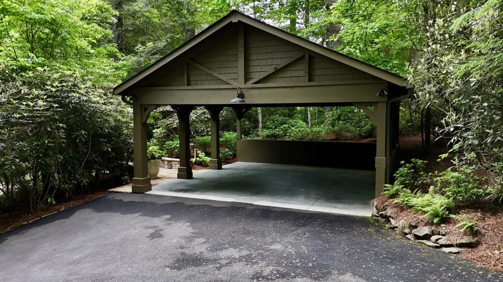 72 Moonlight Lane Highlands, NC 28741