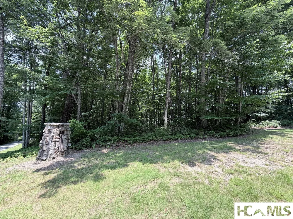 51 Storyteller Trail Glenville, NC 28736