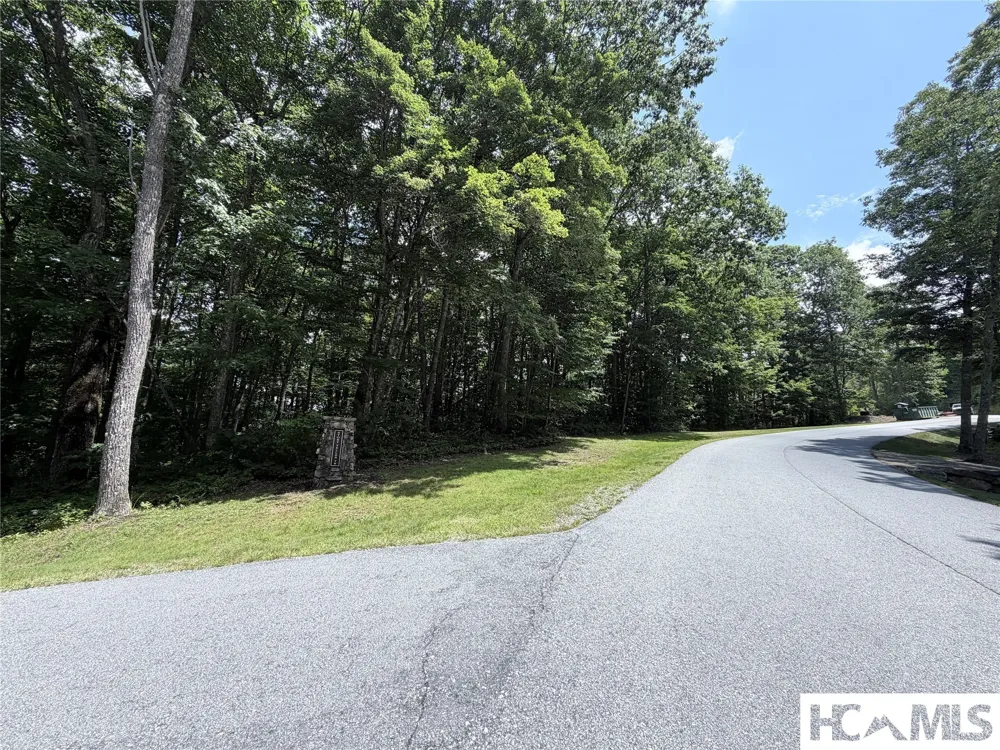 51 Storyteller Trail Glenville, NC 28736