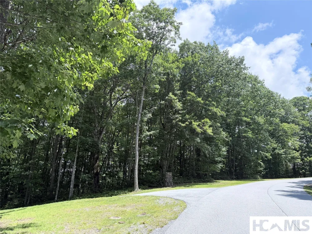 51 Storyteller Trail Glenville, NC 28736