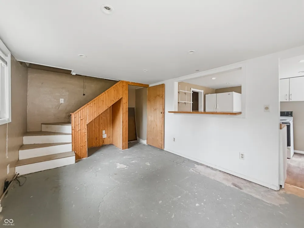 5903 Oak Lane Anderson, IN 46013