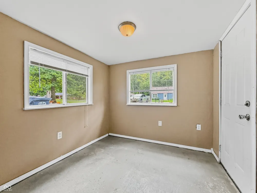 5903 Oak Lane Anderson, IN 46013