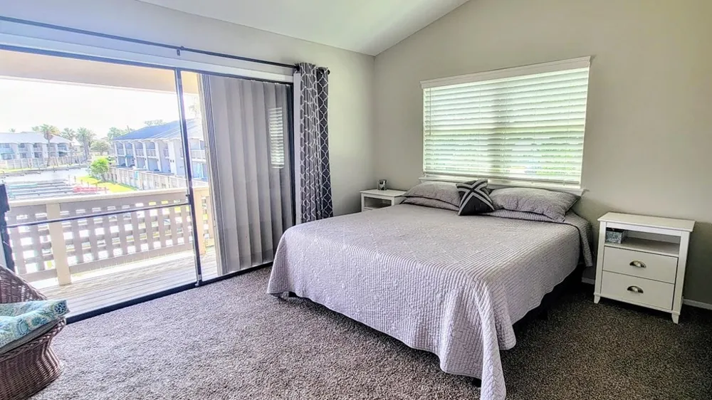 2004 Bayhouse Drive #2004 Rockport, TX 78382