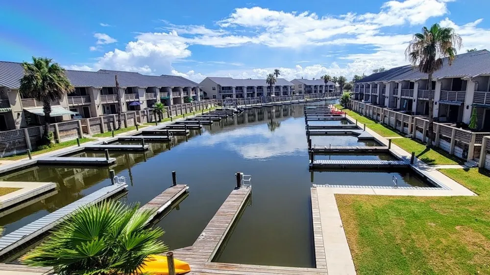 2004 Bayhouse Drive #2004 Rockport, TX 78382