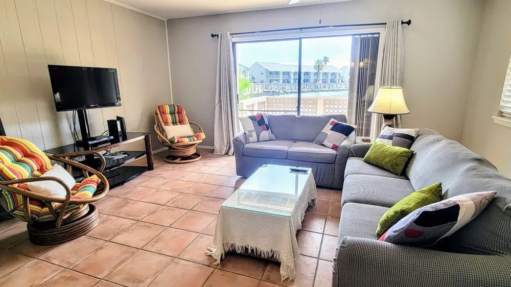 2004 Bayhouse Drive #2004 Rockport, TX 78382
