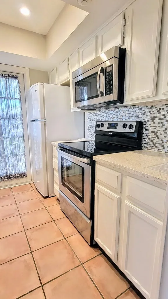 2004 Bayhouse Drive #2004 Rockport, TX 78382