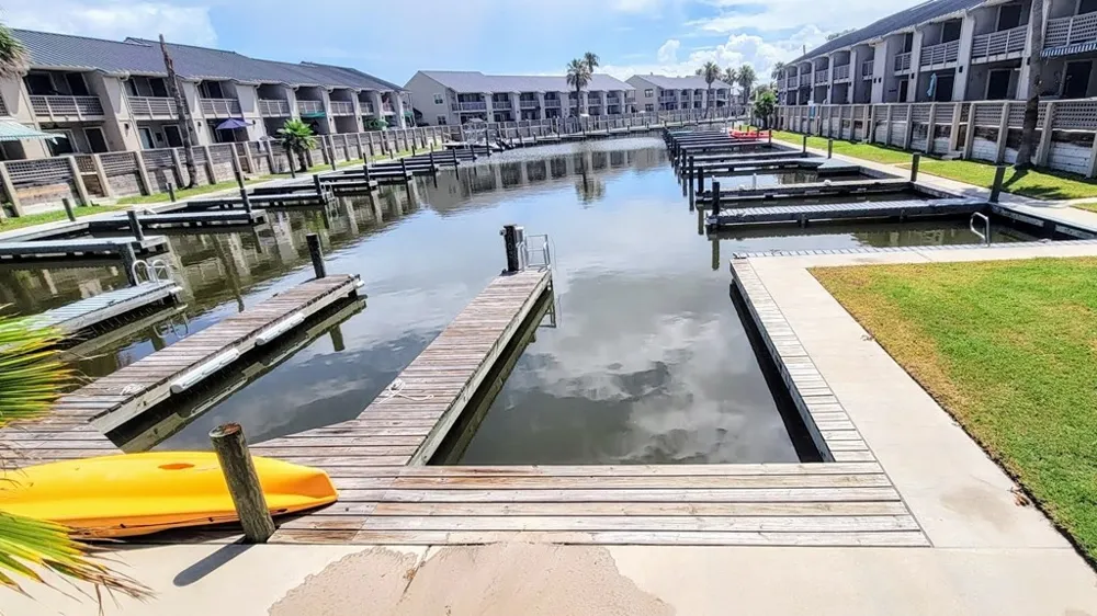 2004 Bayhouse Drive #2004 Rockport, TX 78382