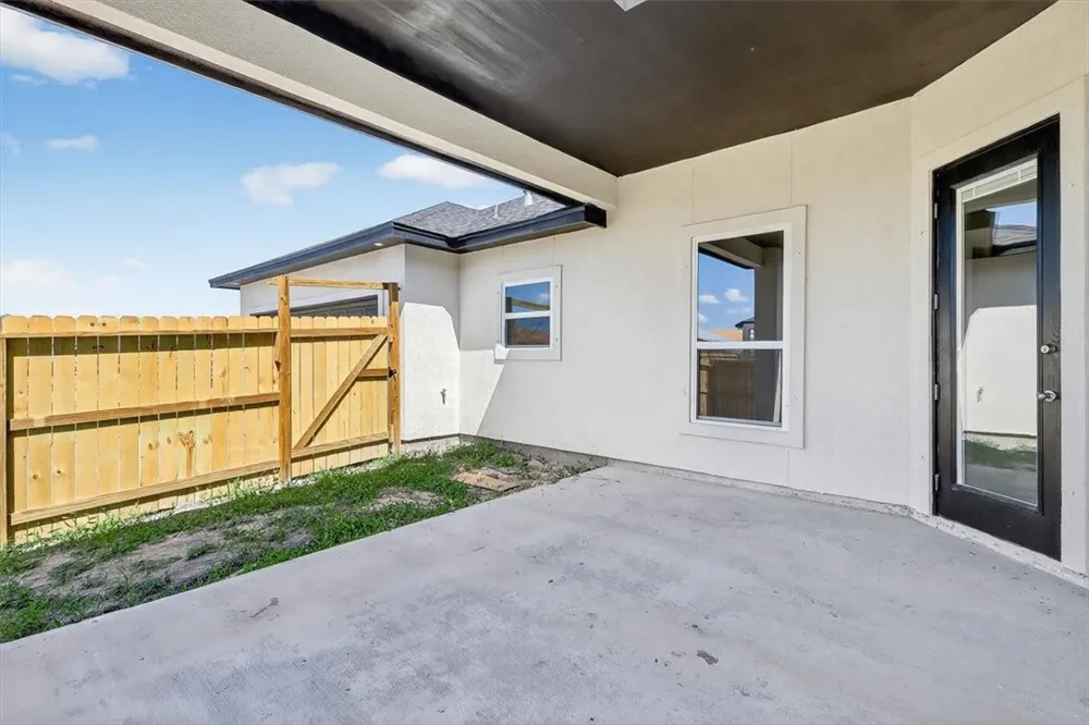 2701 Lannister Corpus Christi, TX 78415