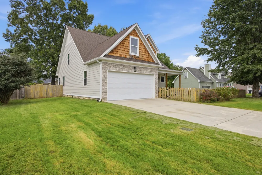 157 Willow Creek Drive Soddy Daisy, TN 37379