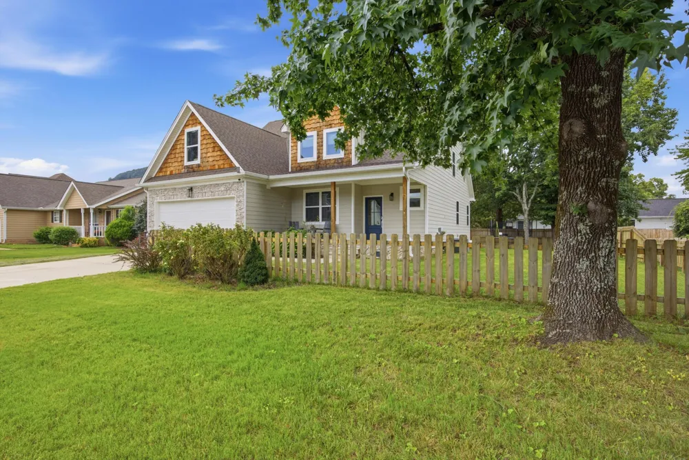 157 Willow Creek Drive Soddy Daisy, TN 37379