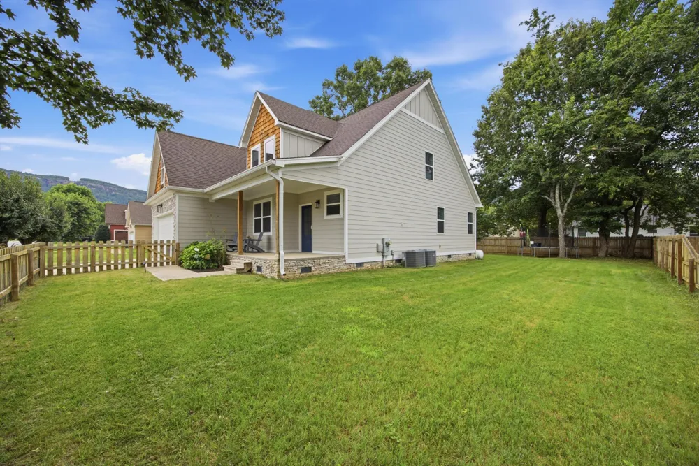 157 Willow Creek Drive Soddy Daisy, TN 37379