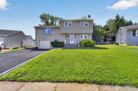 17 Wedgewood Drive