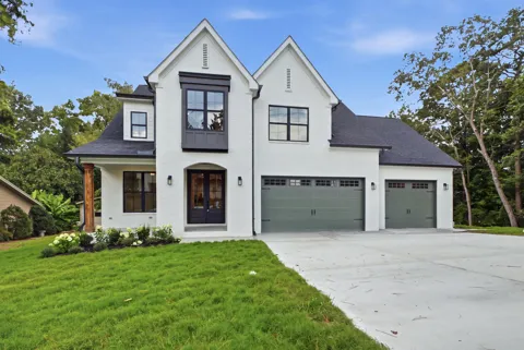 6821 Lakeshore Drive