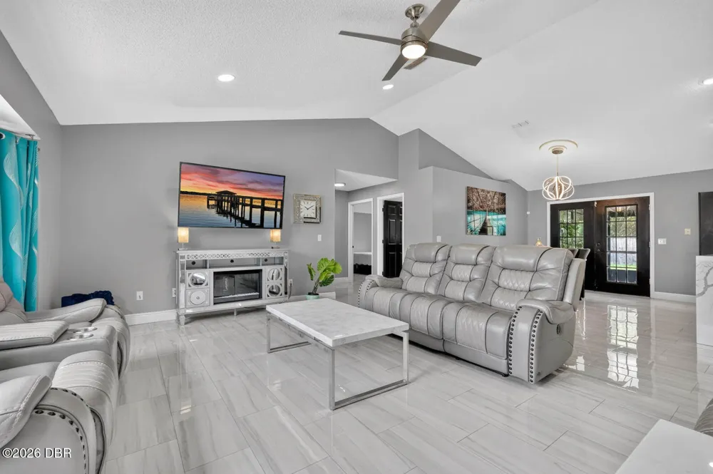 1845 Willow Oak Drive Edgewater, FL 32141