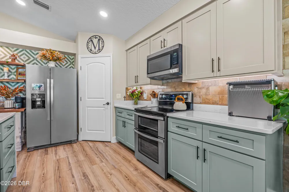 656 Coral Trace Boulevard Edgewater, FL 32132