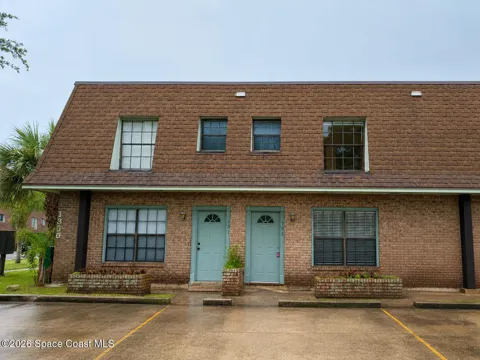 1300 Arlington Lane NE #102