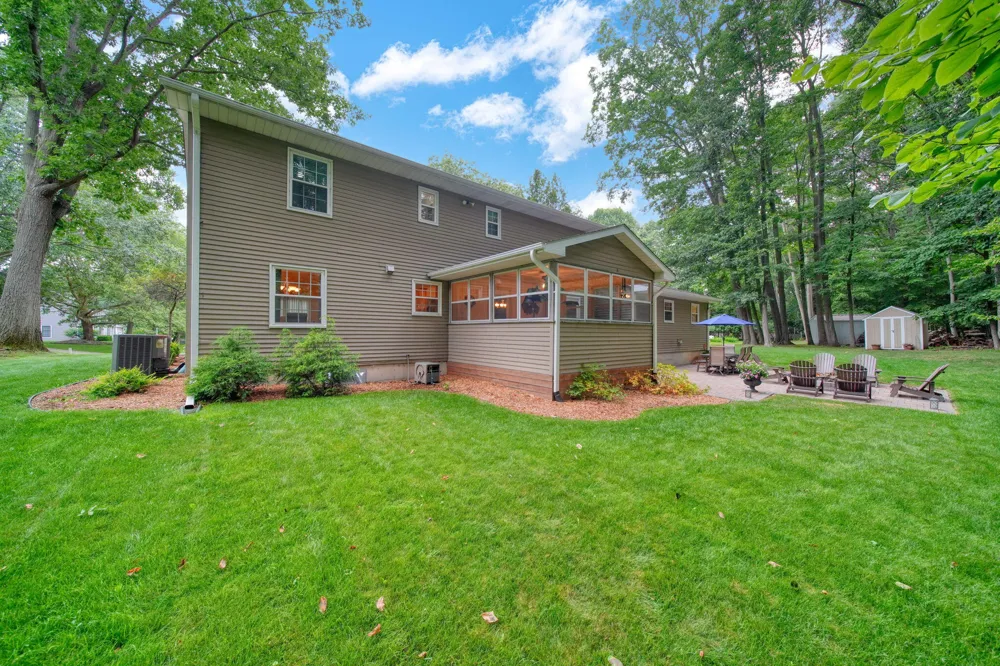 5168 W Bluestone Street Jackson, MI 49201