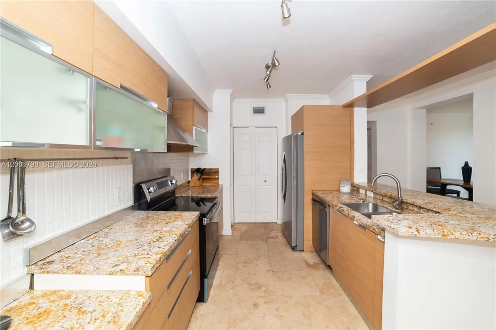 17100 Bay Rd #1501 Sunny Isles Beach, FL 33160