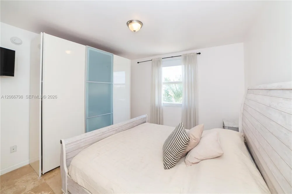 17100 Bay Rd #1501 Sunny Isles Beach, FL 33160