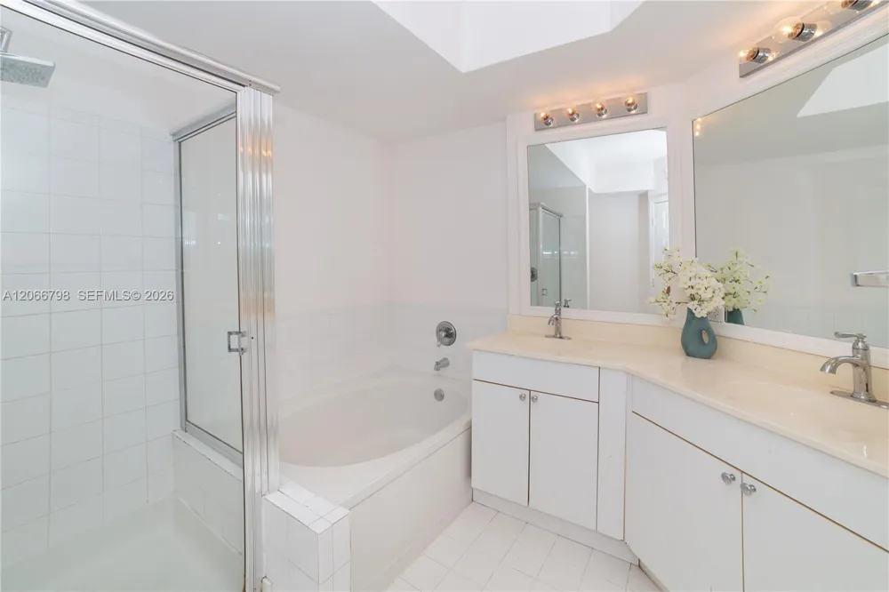 17100 Bay Rd #1501 Sunny Isles Beach, FL 33160