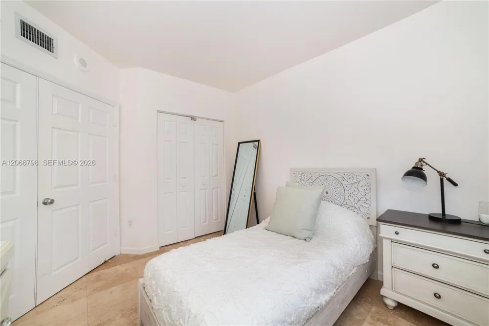 17100 Bay Rd #1501 Sunny Isles Beach, FL 33160