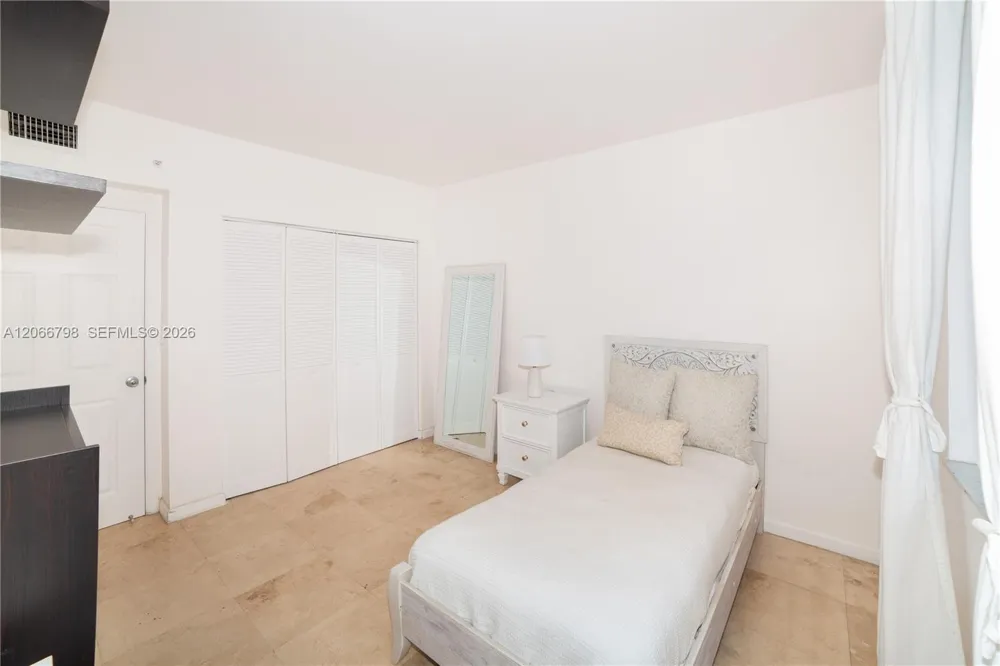 17100 Bay Rd #1501 Sunny Isles Beach, FL 33160