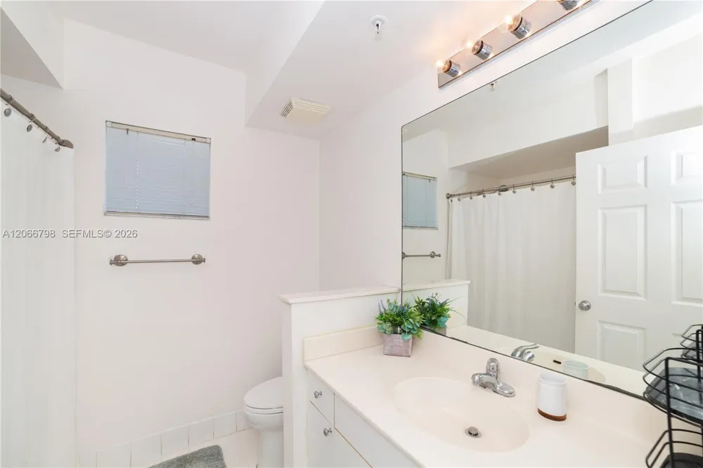 17100 Bay Rd #1501 Sunny Isles Beach, FL 33160