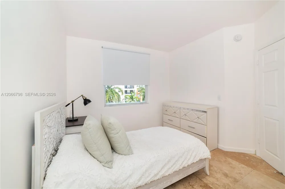 17100 Bay Rd #1501 Sunny Isles Beach, FL 33160